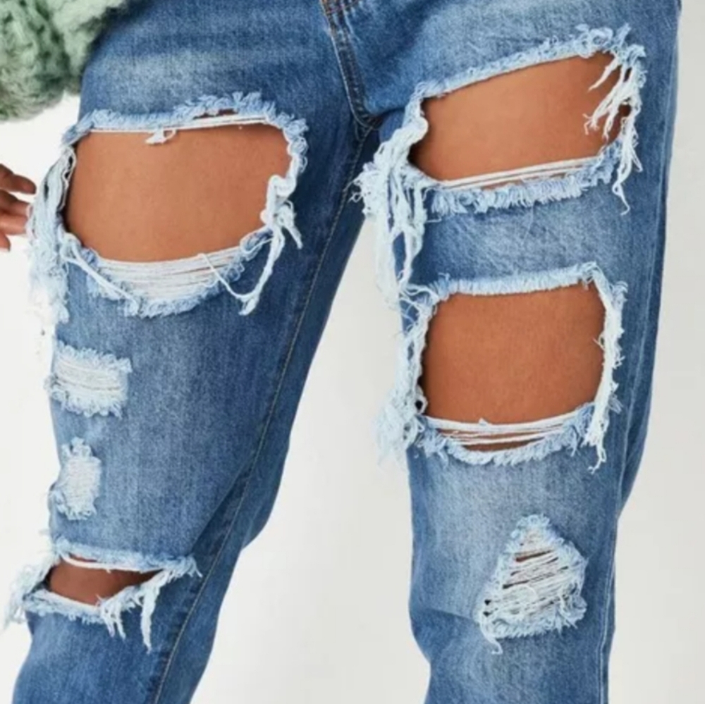 💙 HOST PICK 💙 Riot Society High Rise Ripped Mom Jeans Size 10 - Picture 2 of 8